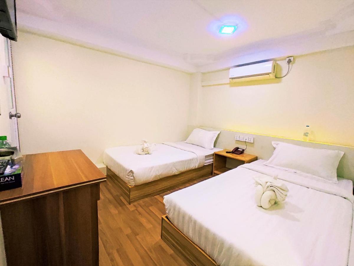 November Hostel Янгон Экстерьер фото