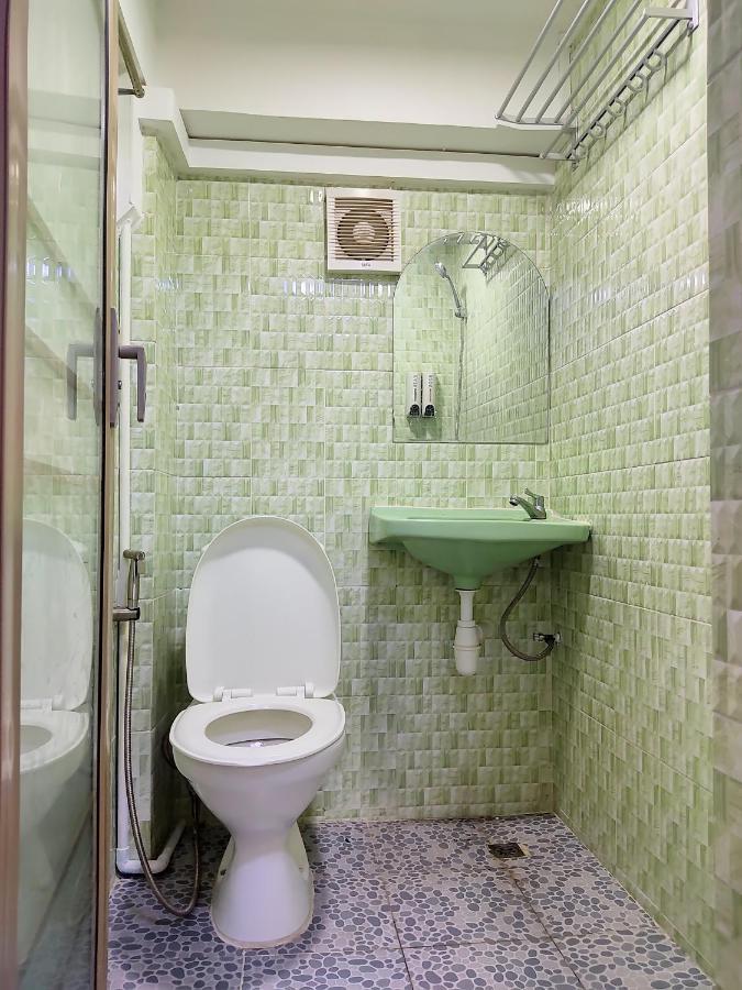 November Hostel Янгон Экстерьер фото