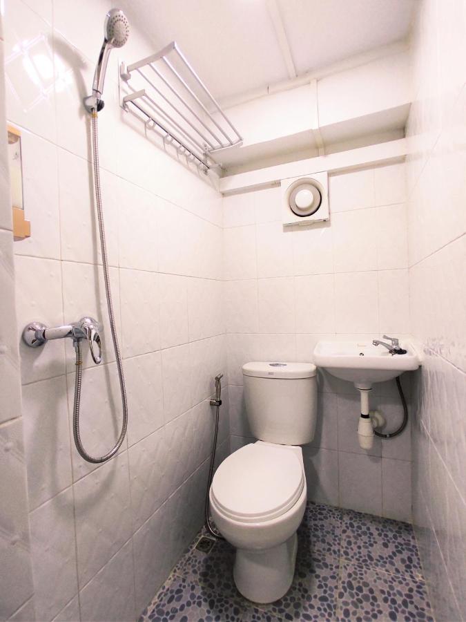 November Hostel Янгон Экстерьер фото