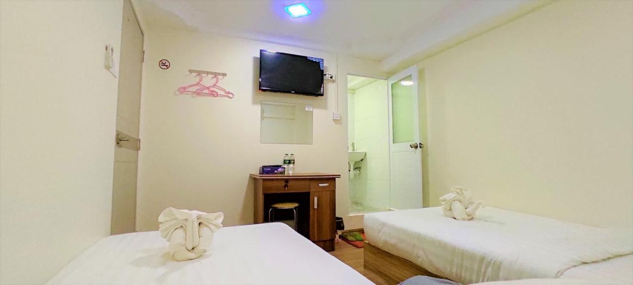 November Hostel Янгон Экстерьер фото