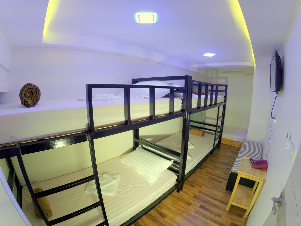 November Hostel Янгон Экстерьер фото